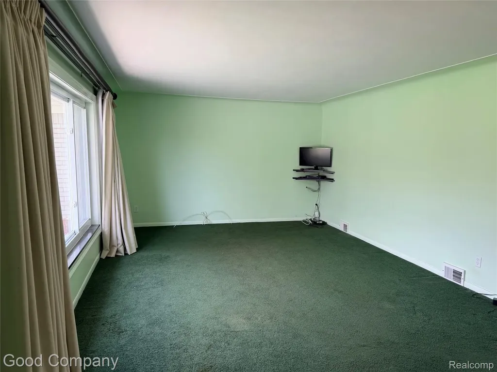 25400 Springbrook Drive Farmington Hills City MI 48336