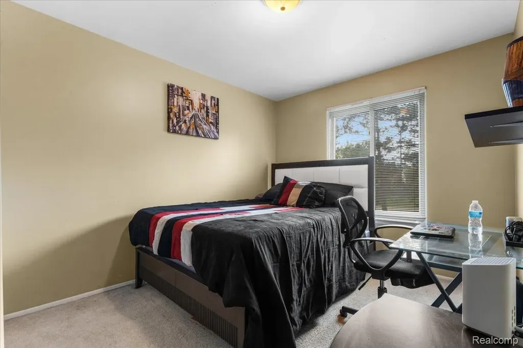 2968 Roundtree Drive Troy City MI 48083