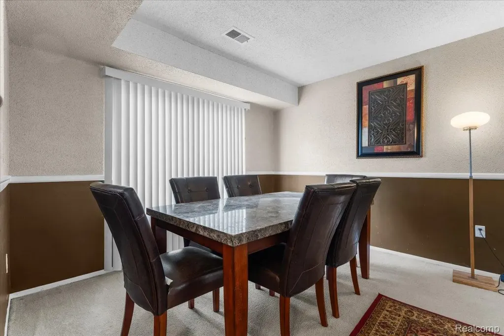 2968 Roundtree Drive Troy City MI 48083