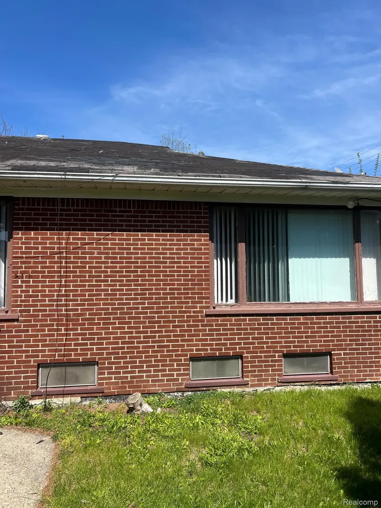 12940 -12950 John R Street Highland Park City MI 48203