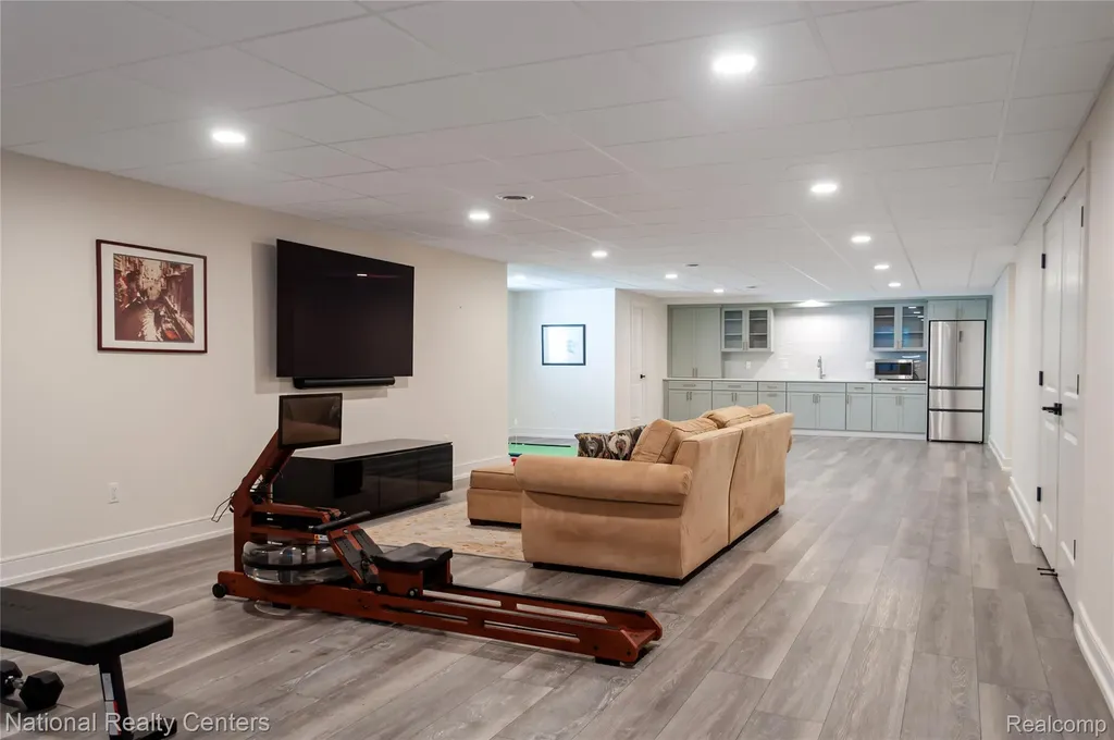 14170 Kings Park Court Shelby Charter Township MI 48315