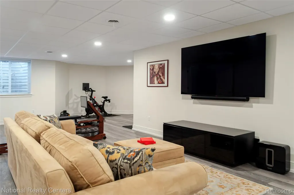 14170 Kings Park Court Shelby Charter Township MI 48315