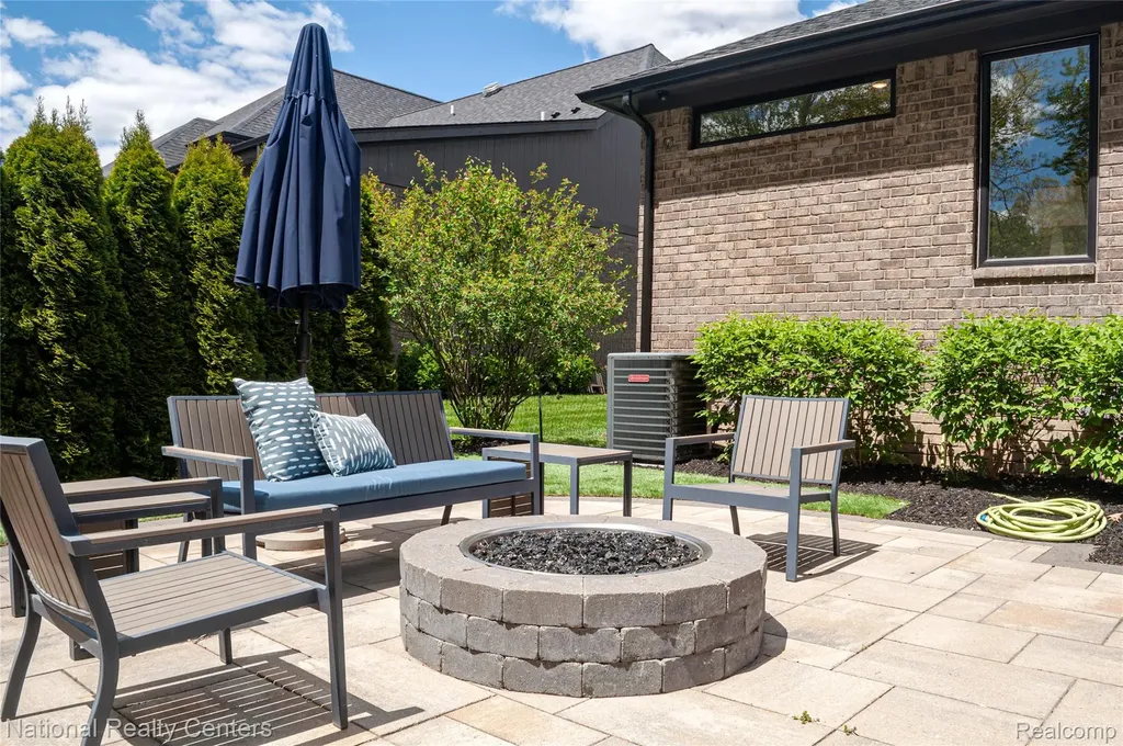 14170 Kings Park Court Shelby Charter Township MI 48315