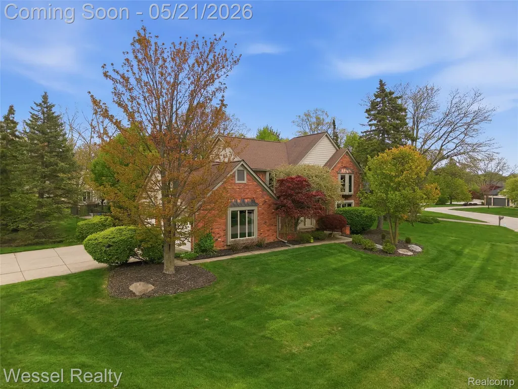 3368 Salem Drive Rochester Hills City MI 48306