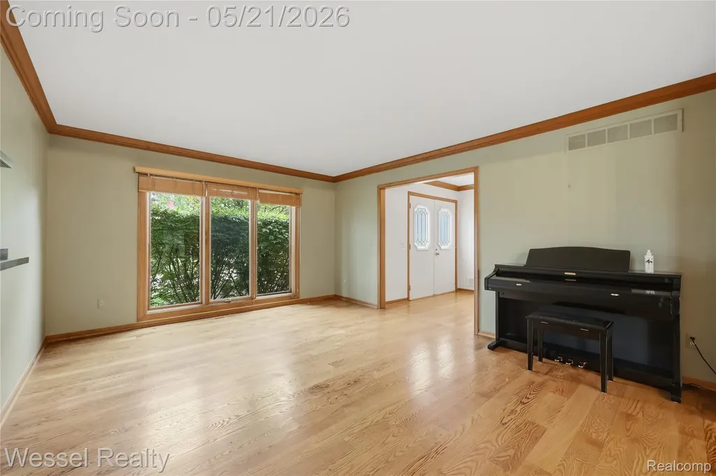 3368 Salem Drive Rochester Hills City MI 48306