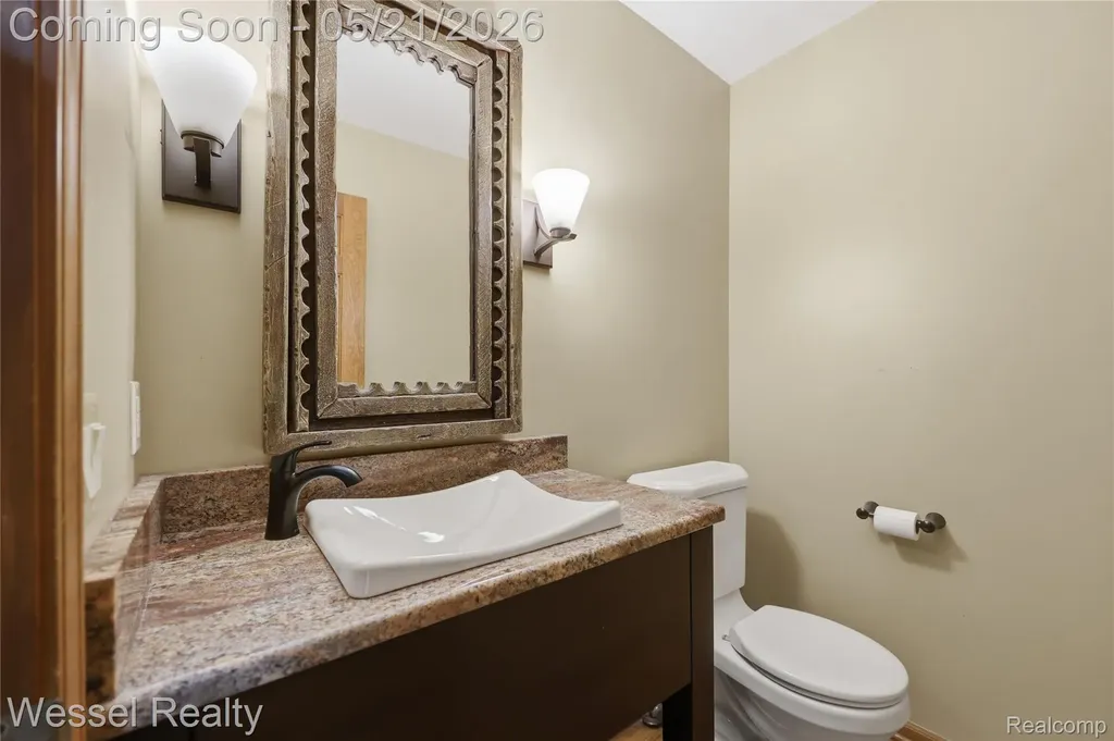 3368 Salem Drive Rochester Hills City MI 48306