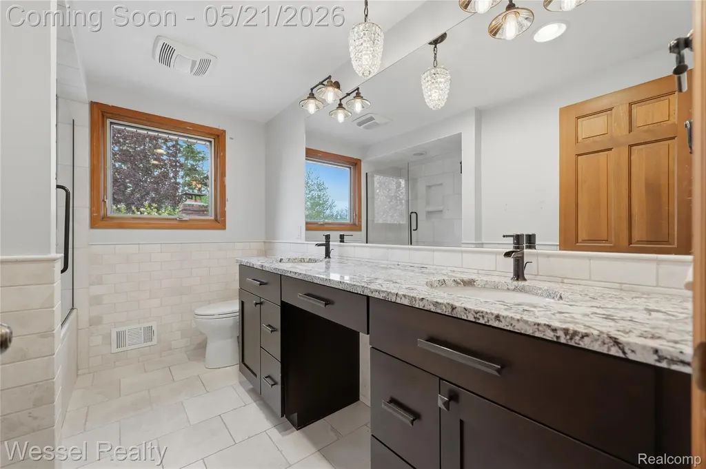 3368 Salem Drive Rochester Hills City MI 48306