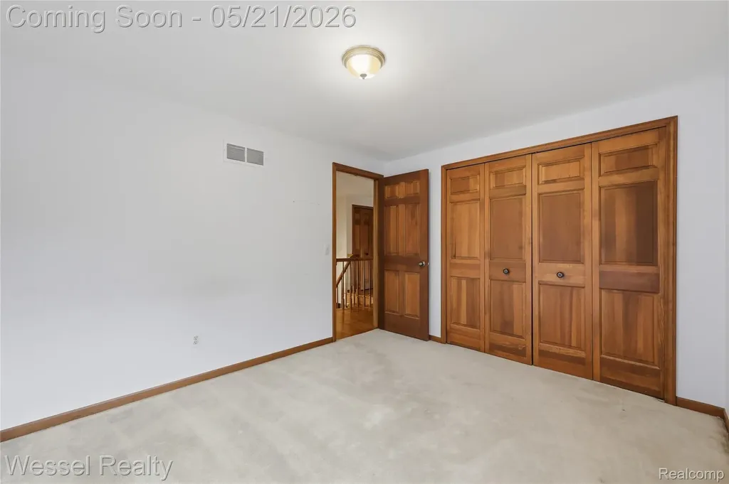 3368 Salem Drive Rochester Hills City MI 48306