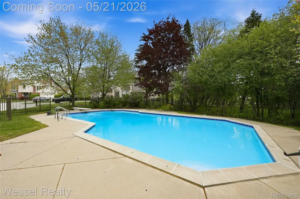 3368 Salem Drive Rochester Hills City MI 48306