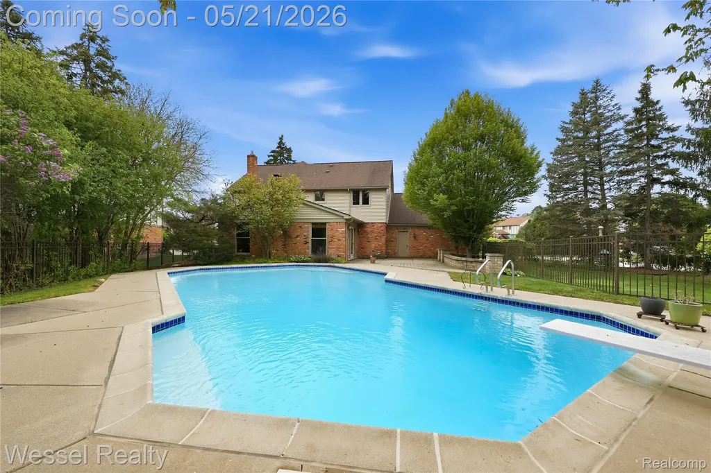 3368 Salem Drive Rochester Hills City MI 48306