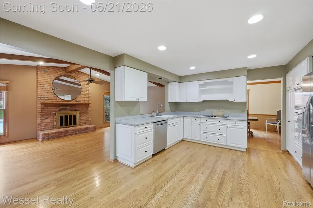 3368 Salem Drive Rochester Hills City MI 48306