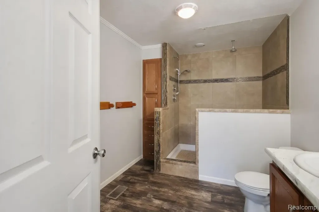 11166 Walden Court Green Oak Township MI 48178