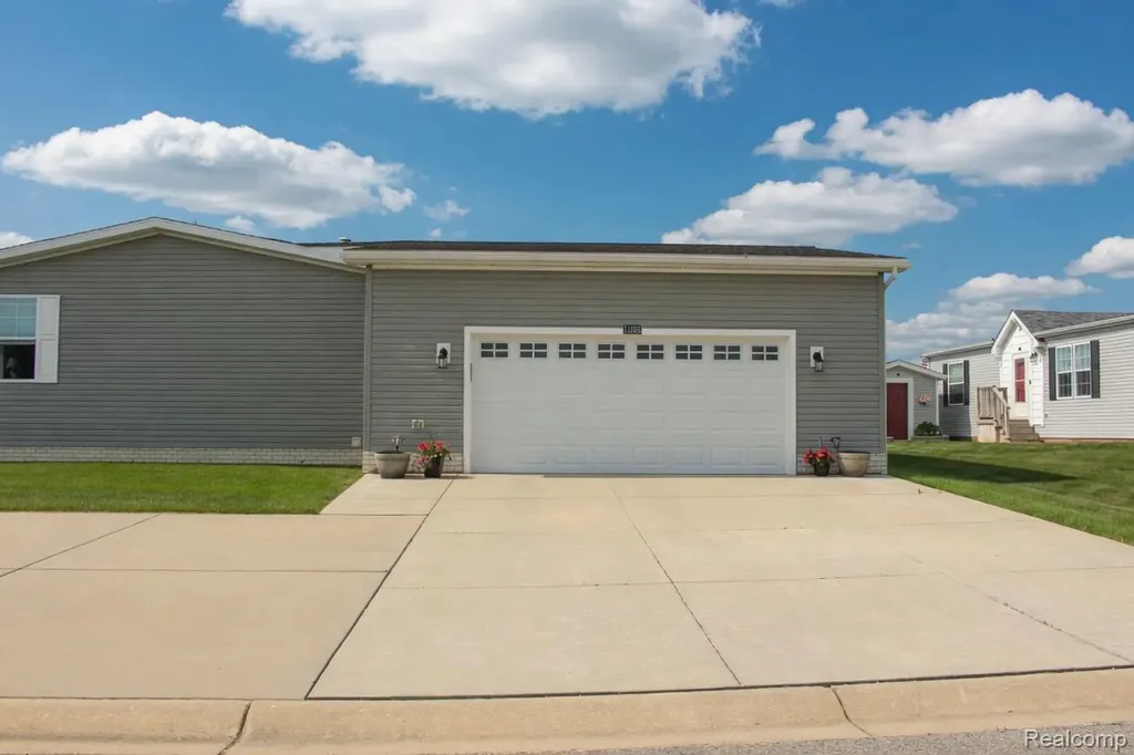 11166 Walden Court Green Oak Township MI 48178