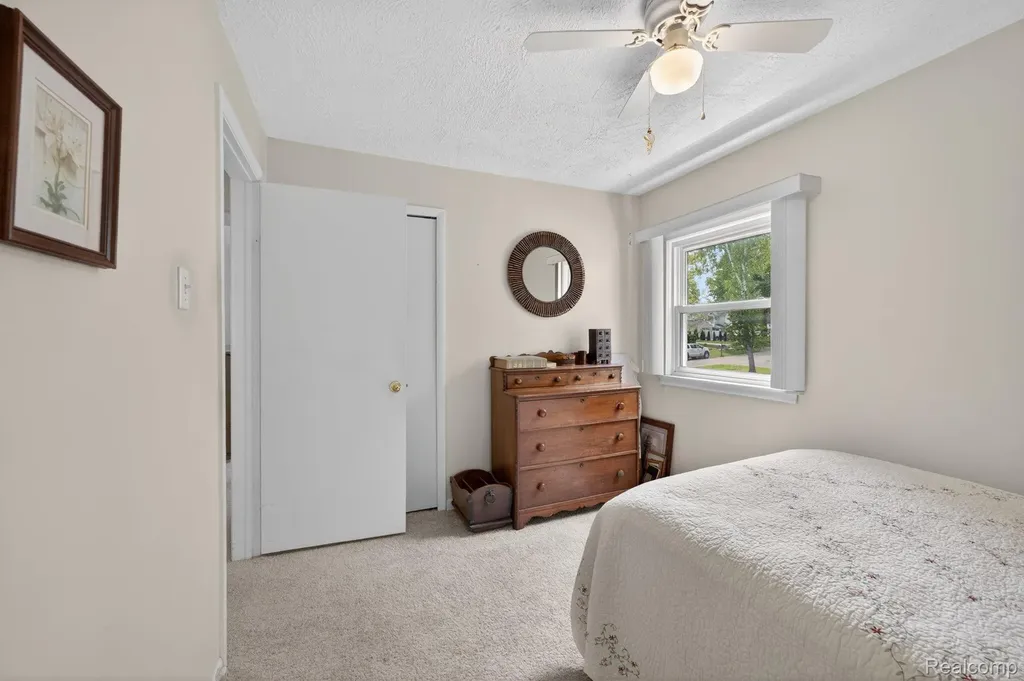 3993 Maiden Street Waterford Charter Township MI 48329