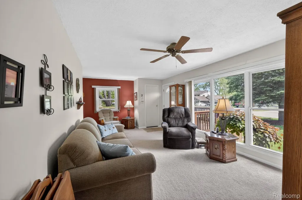 3993 Maiden Street Waterford Charter Township MI 48329