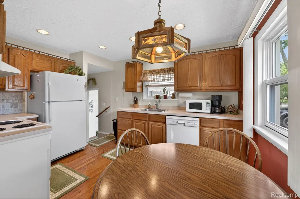 3993 Maiden Street Waterford Charter Township MI 48329