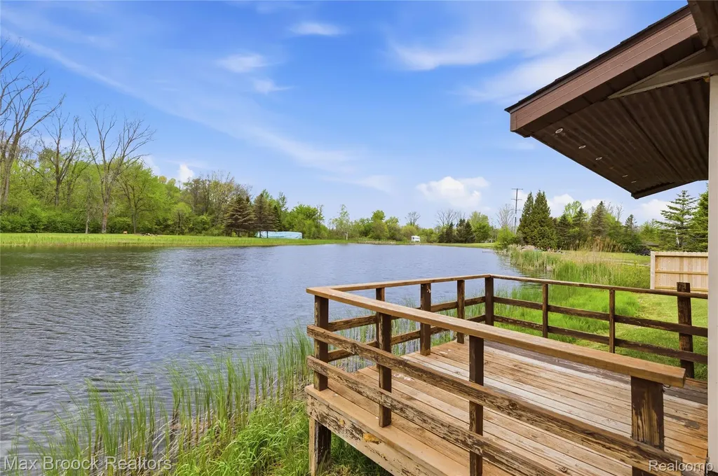 1392 Maple Grove Road Lapeer Township MI 48446