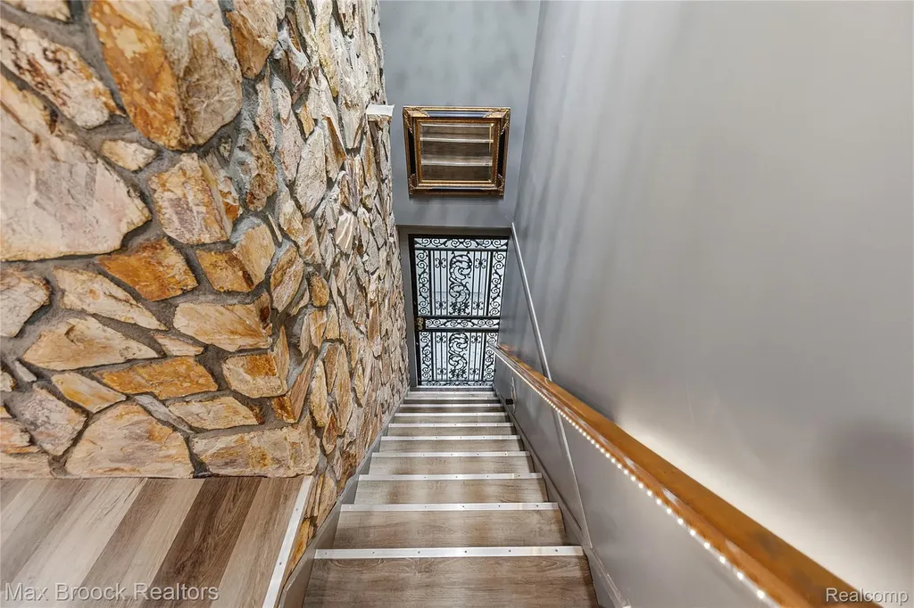 1392 Maple Grove Road Lapeer Township MI 48446