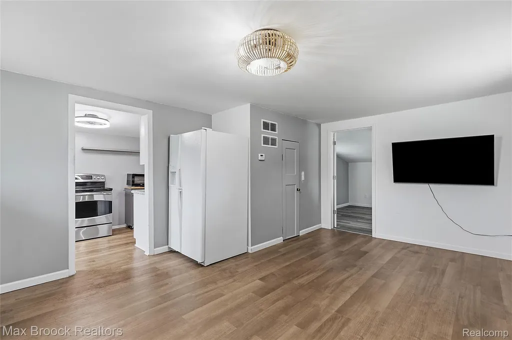 1392 Maple Grove Road Lapeer Township MI 48446