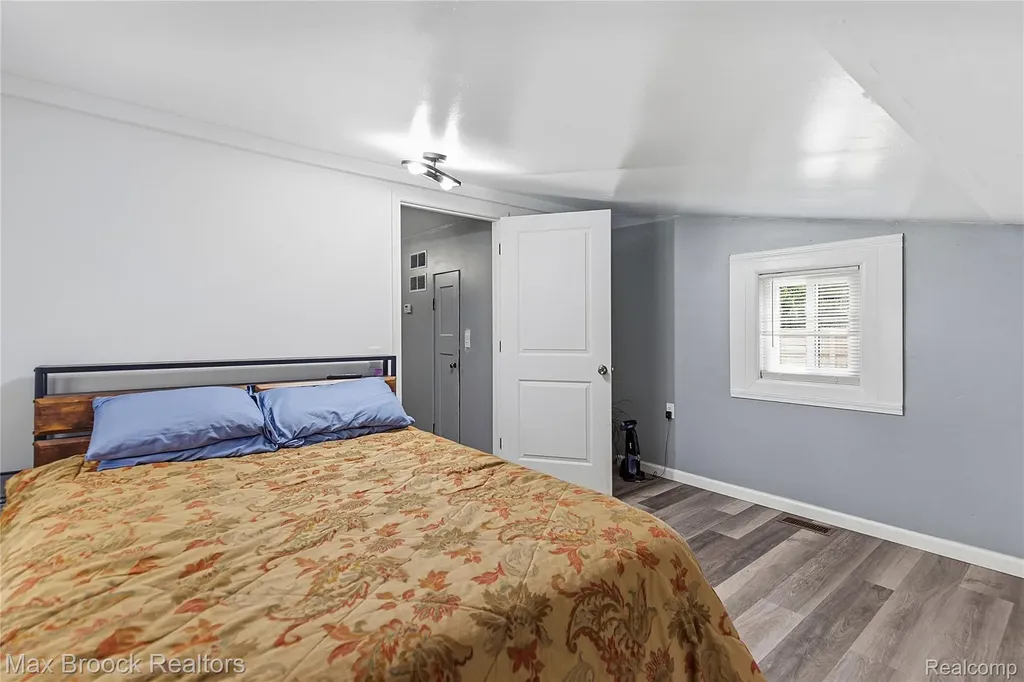 1392 Maple Grove Road Lapeer Township MI 48446