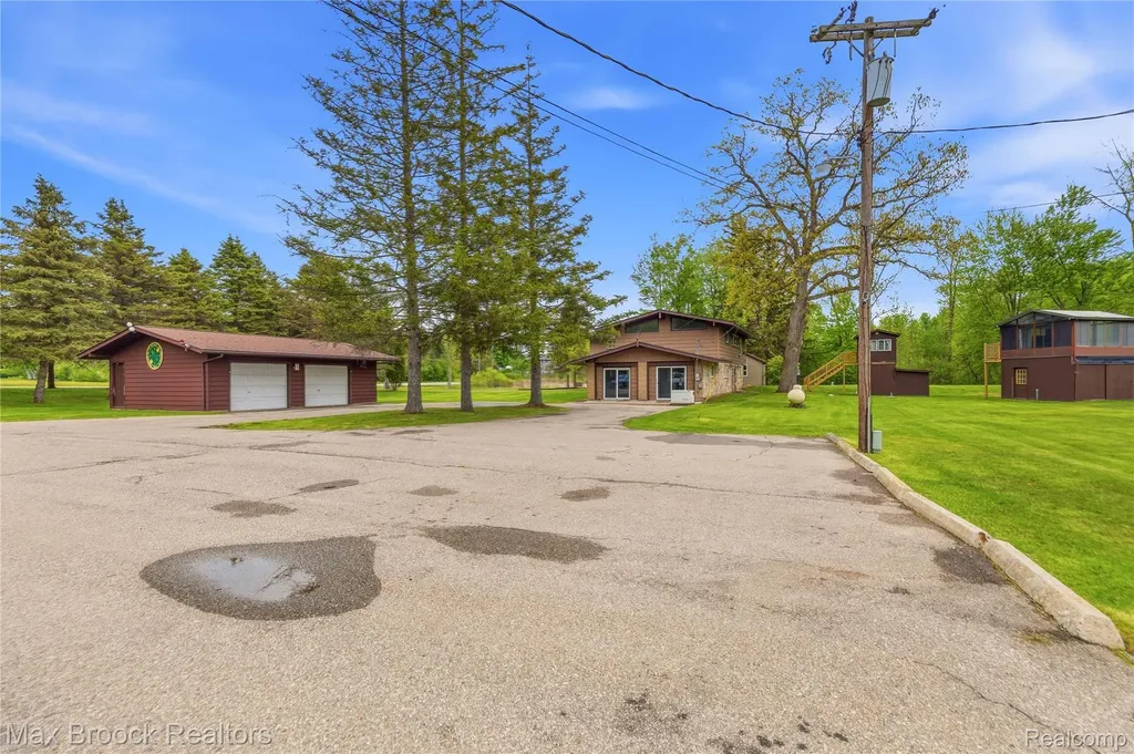 1392 Maple Grove Road Lapeer Township MI 48446