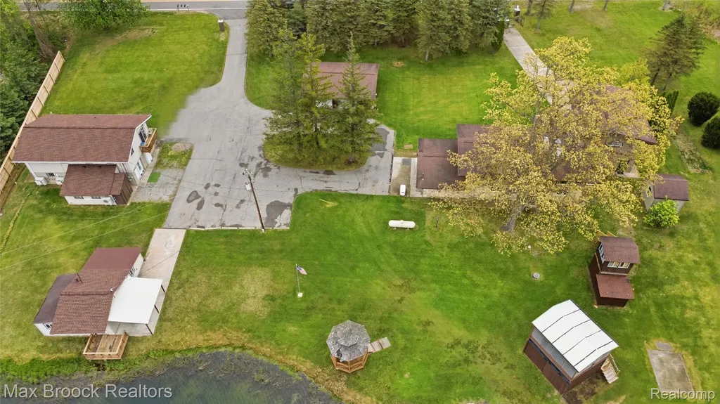 1392 Maple Grove Road Lapeer Township MI 48446