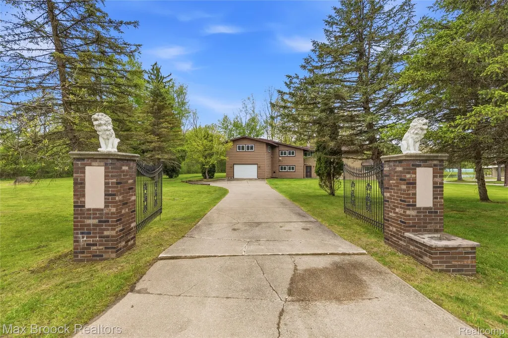 1392 Maple Grove Road Lapeer Township MI 48446