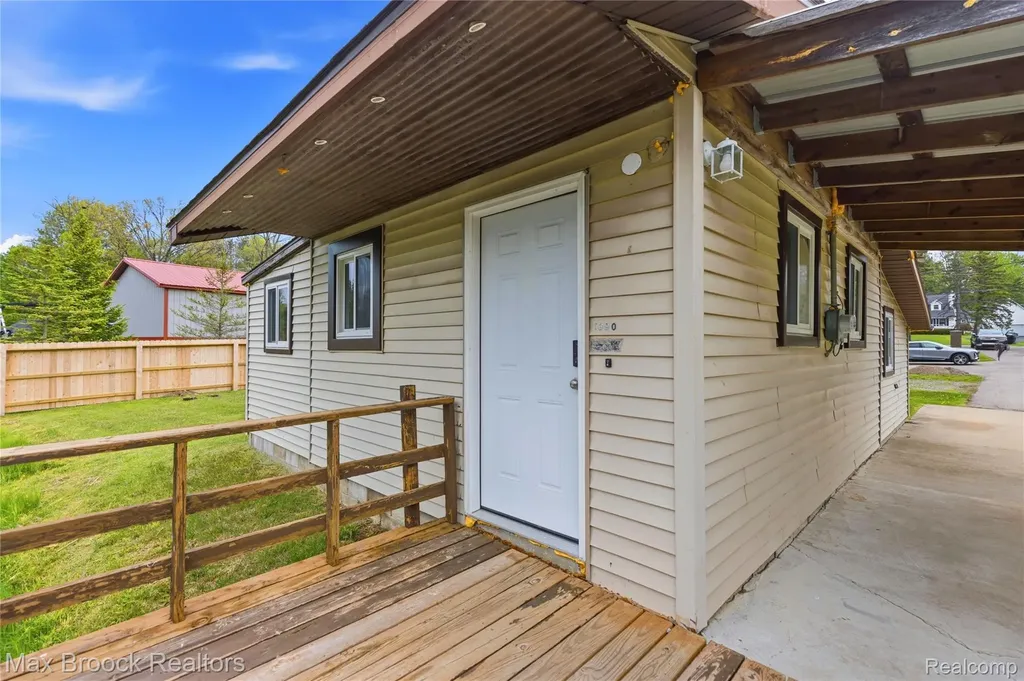 1392 Maple Grove Road Lapeer Township MI 48446