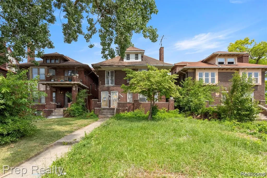 2633 W Grand Boulevard Detroit City MI 48208
