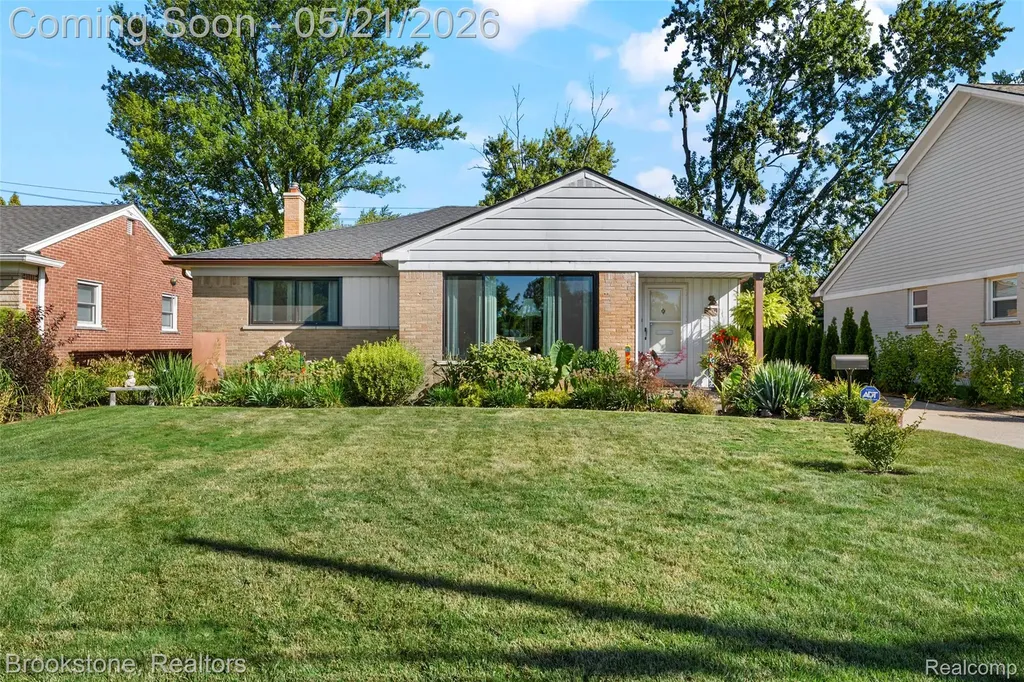 18474 Beverly Road Beverly Hills Village MI 48025