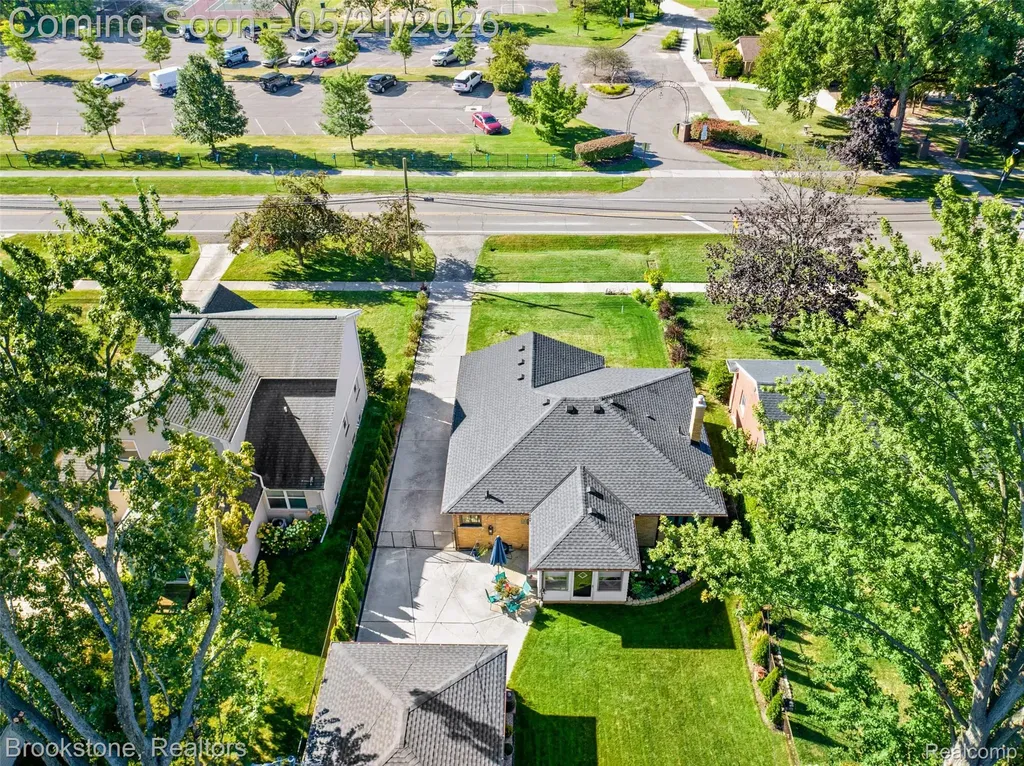 18474 Beverly Road Beverly Hills Village MI 48025