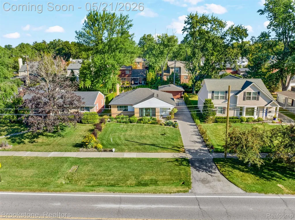 18474 Beverly Road Beverly Hills Village MI 48025