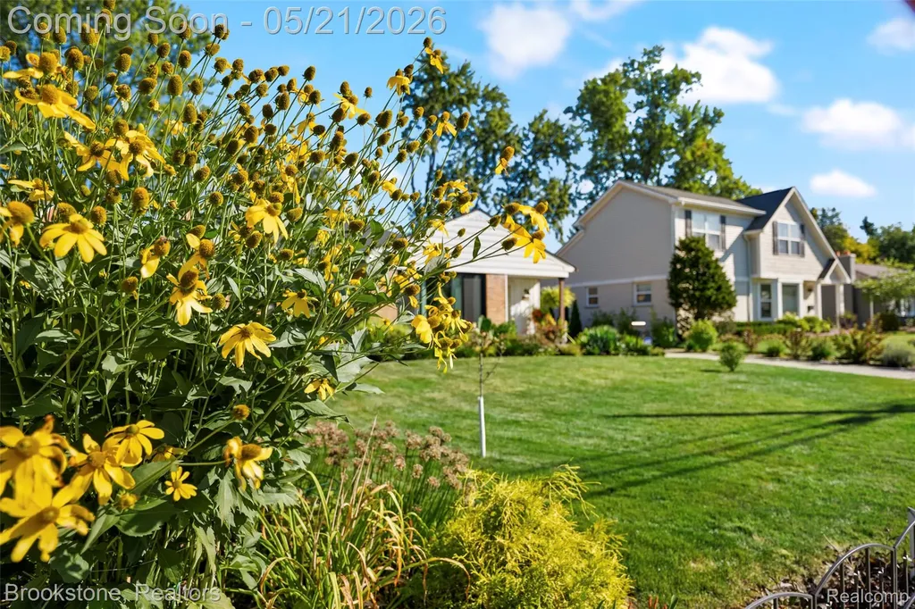 18474 Beverly Road Beverly Hills Village MI 48025