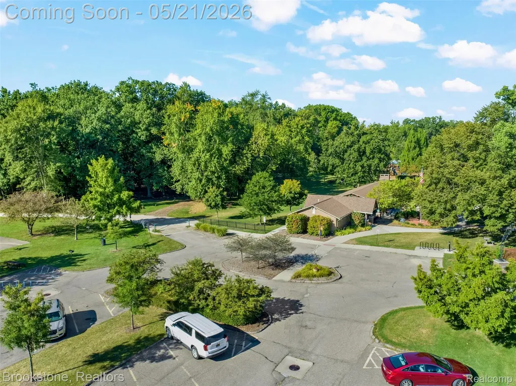 18474 Beverly Road Beverly Hills Village MI 48025