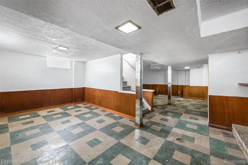 18590 Lumpkin Street Detroit City MI 48234