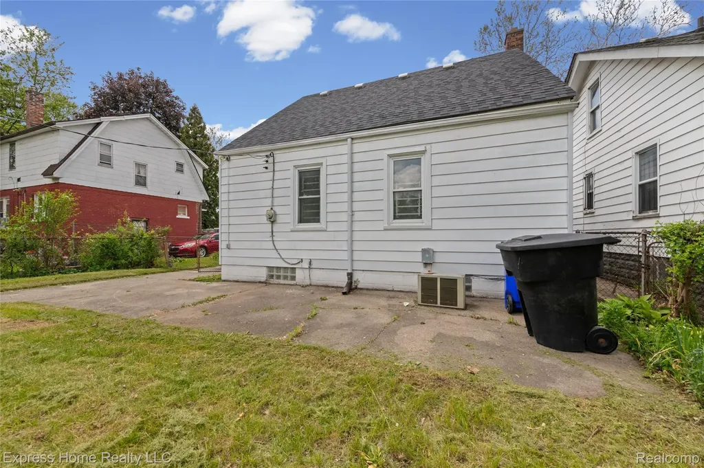 18590 Lumpkin Street Detroit City MI 48234