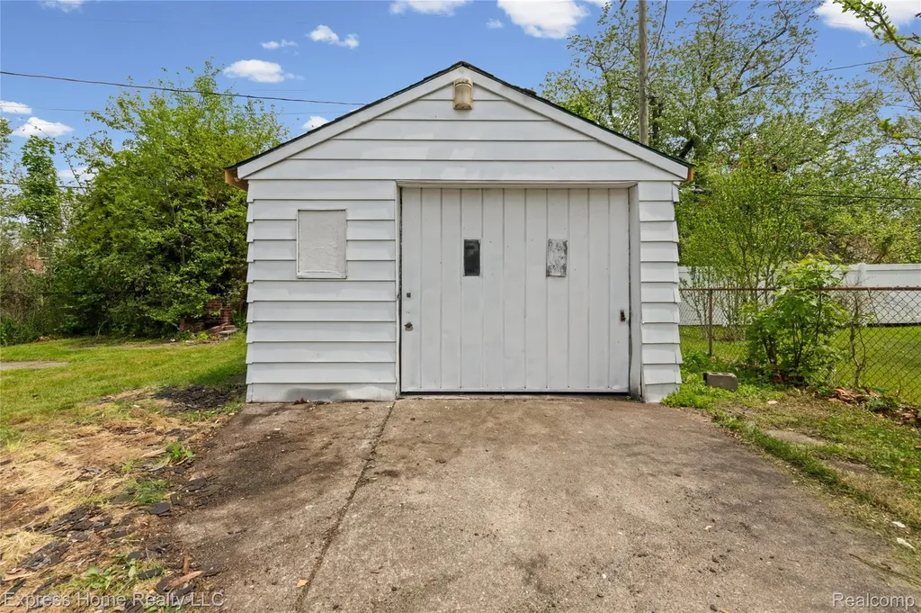 18590 Lumpkin Street Detroit City MI 48234
