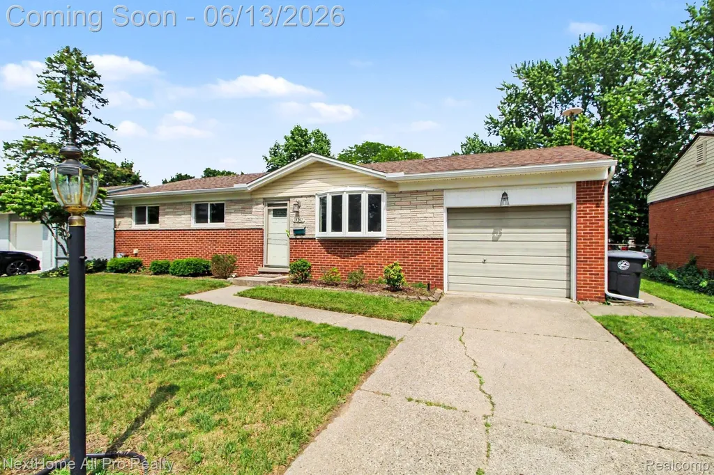 14242 Park Street Livonia City MI 48154