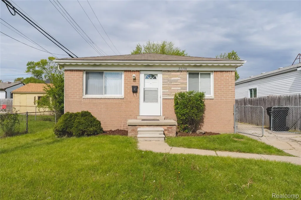 27731 Bohnhoff Street Roseville City MI 48066