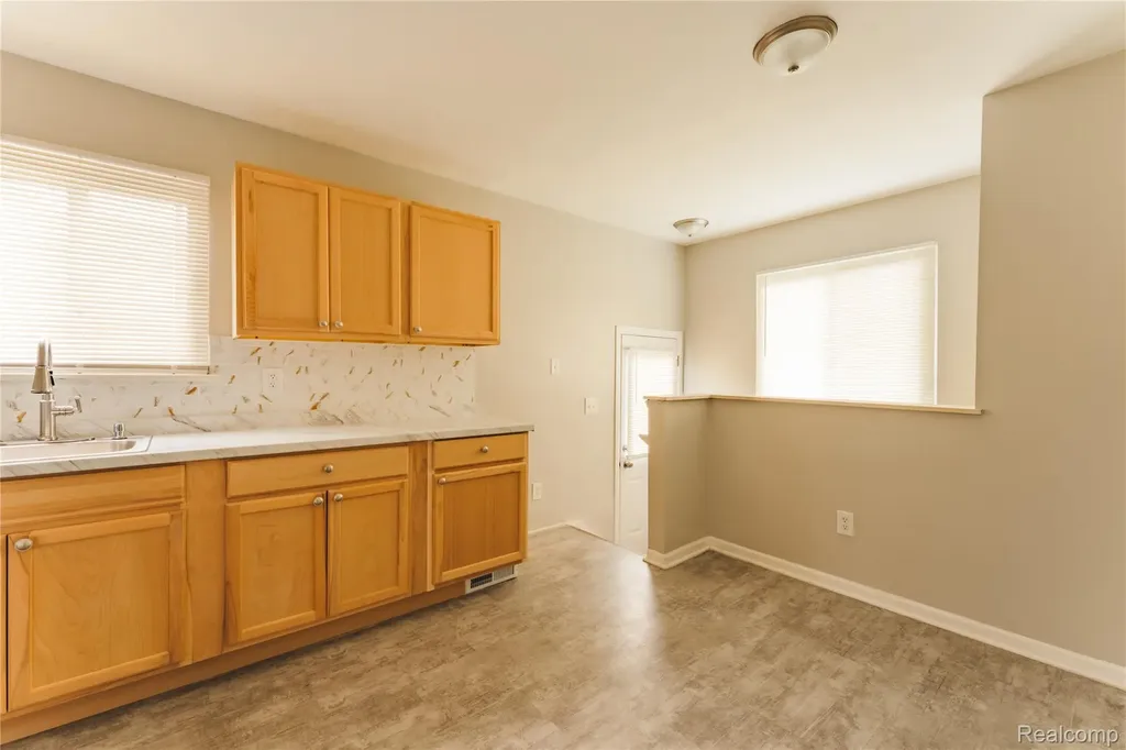 27731 Bohnhoff Street Roseville City MI 48066