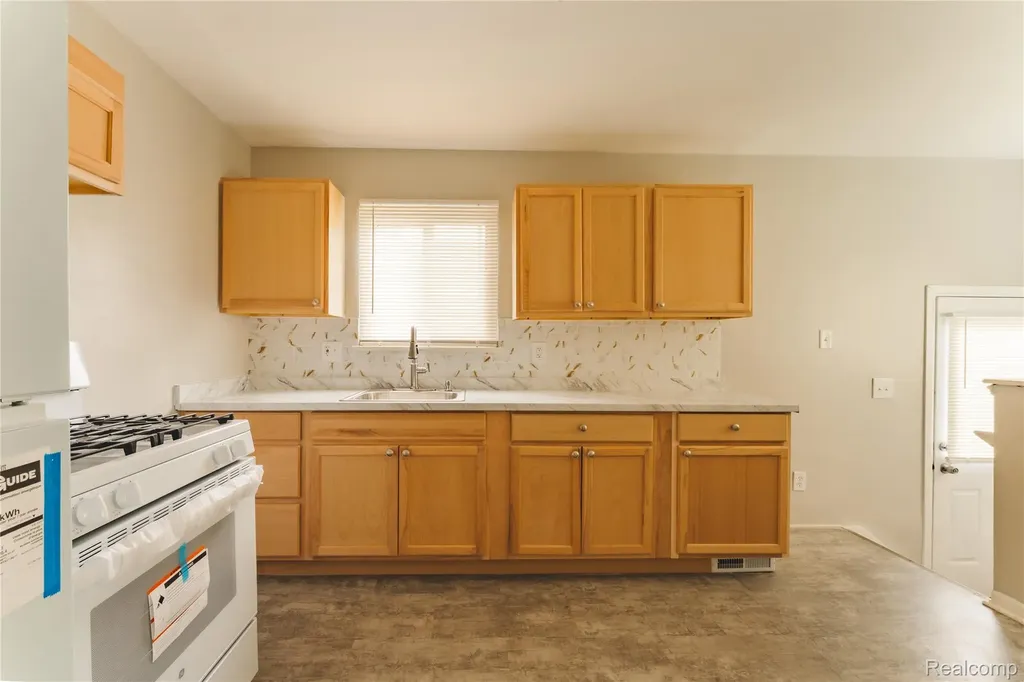27731 Bohnhoff Street Roseville City MI 48066