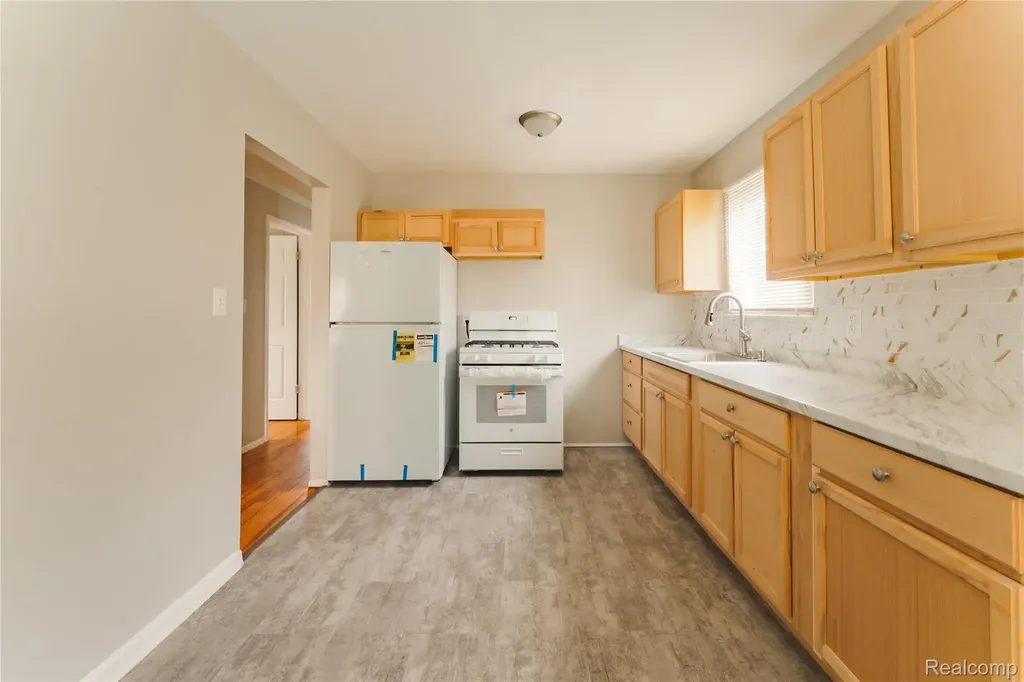 27731 Bohnhoff Street Roseville City MI 48066