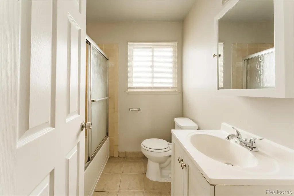 27731 Bohnhoff Street Roseville City MI 48066