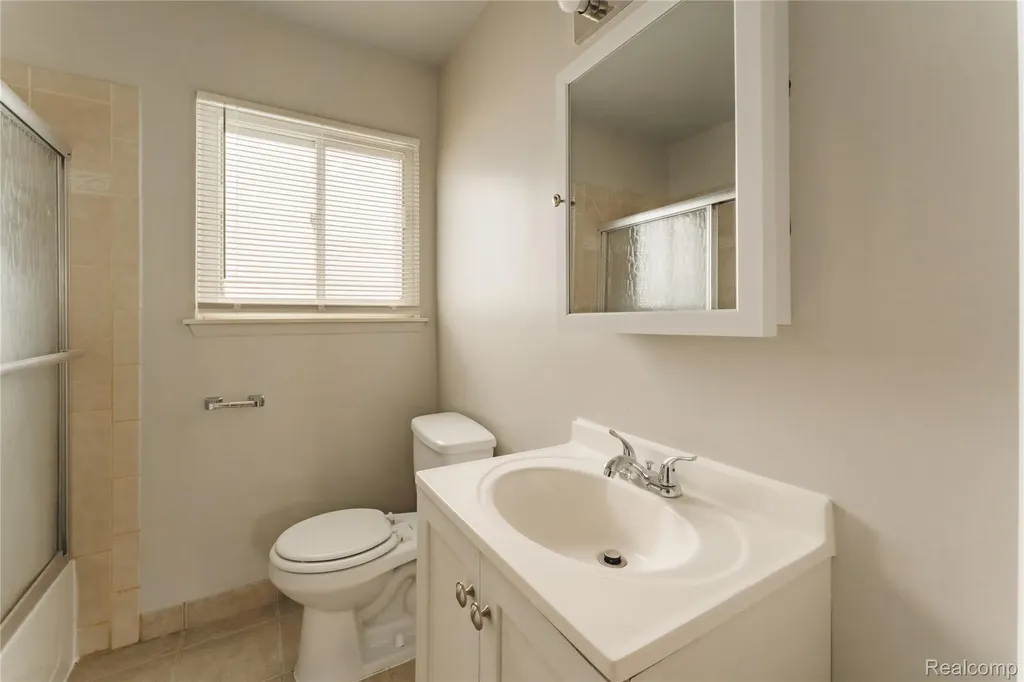 27731 Bohnhoff Street Roseville City MI 48066