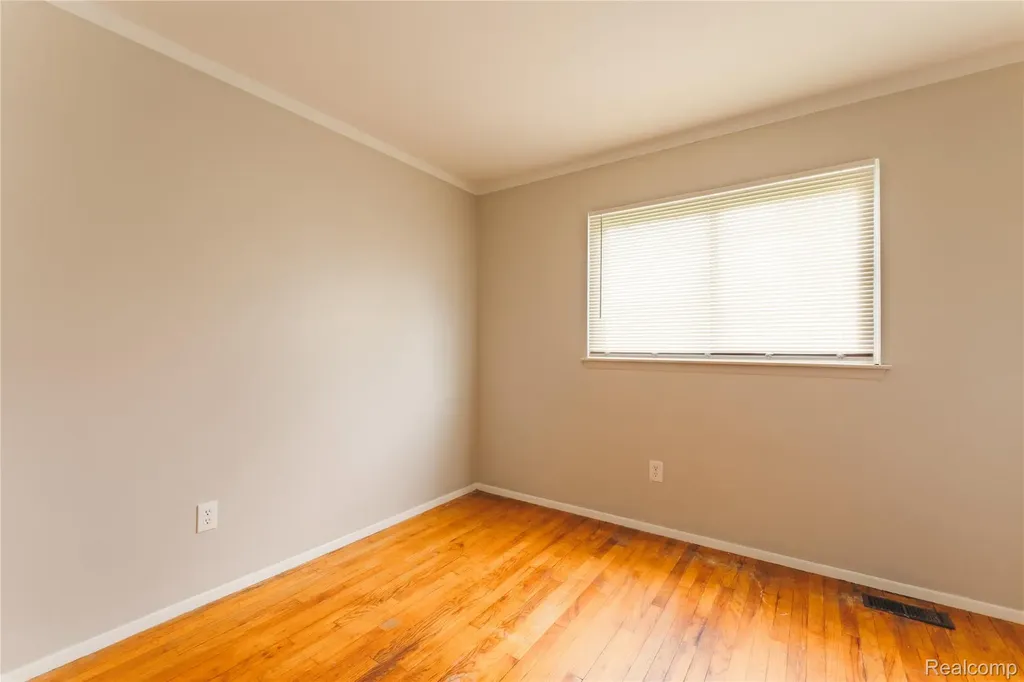 27731 Bohnhoff Street Roseville City MI 48066