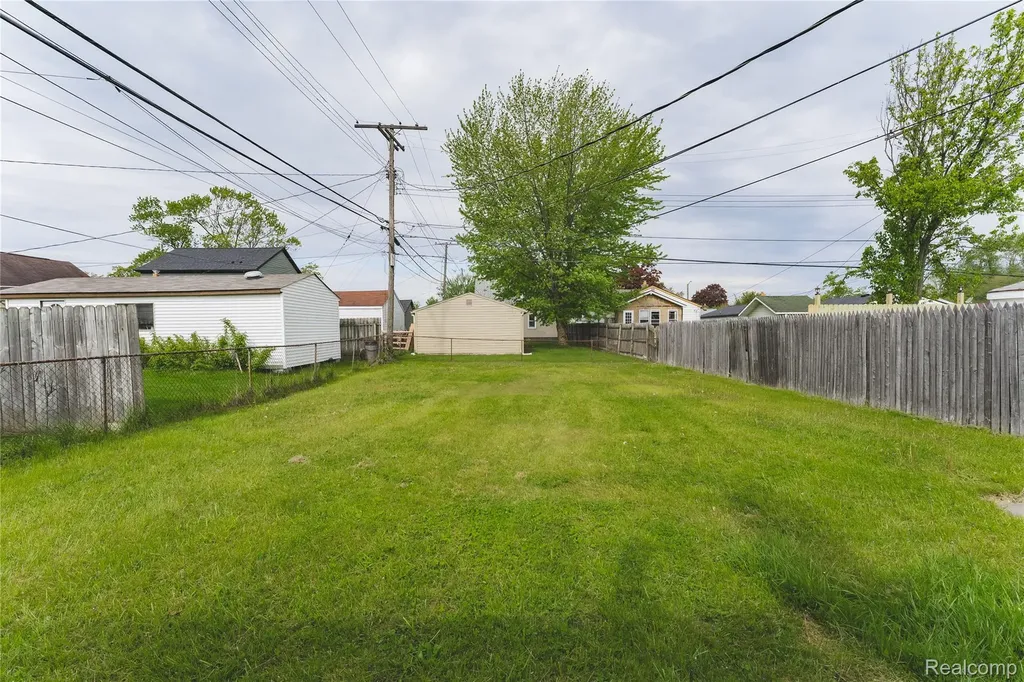 27731 Bohnhoff Street Roseville City MI 48066
