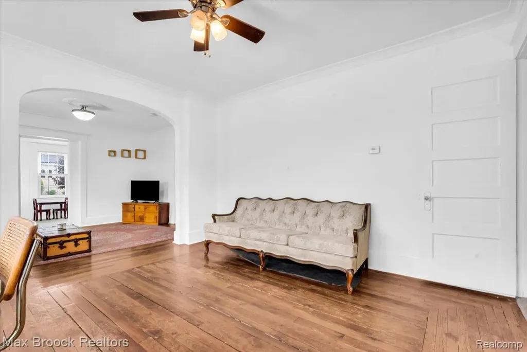 417 W Lincoln Avenue Royal Oak City MI 48067