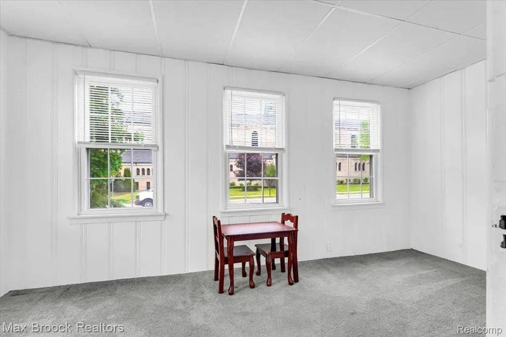 417 W Lincoln Avenue Royal Oak City MI 48067