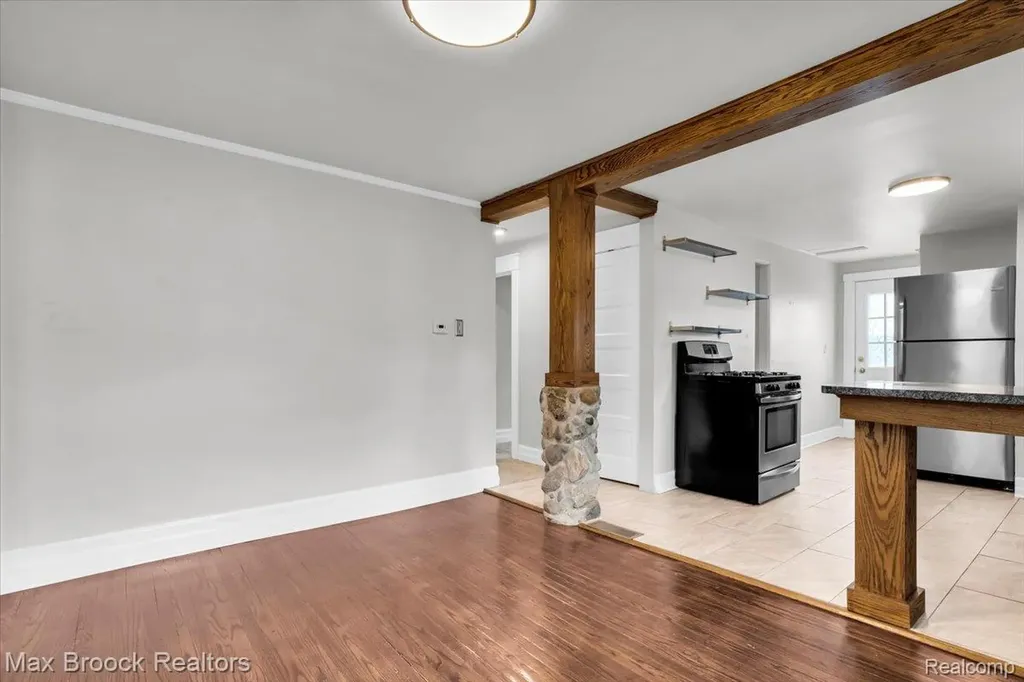 417 W Lincoln Avenue Royal Oak City MI 48067