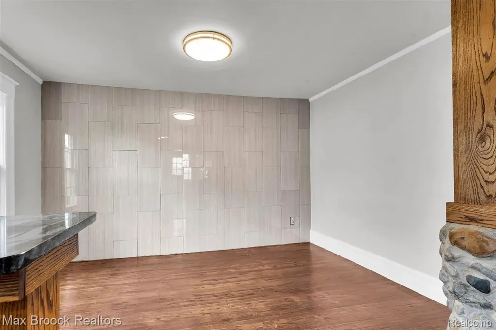 417 W Lincoln Avenue Royal Oak City MI 48067